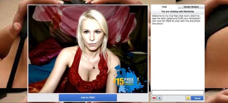 Blonde soccer mom inside her live sex chat room